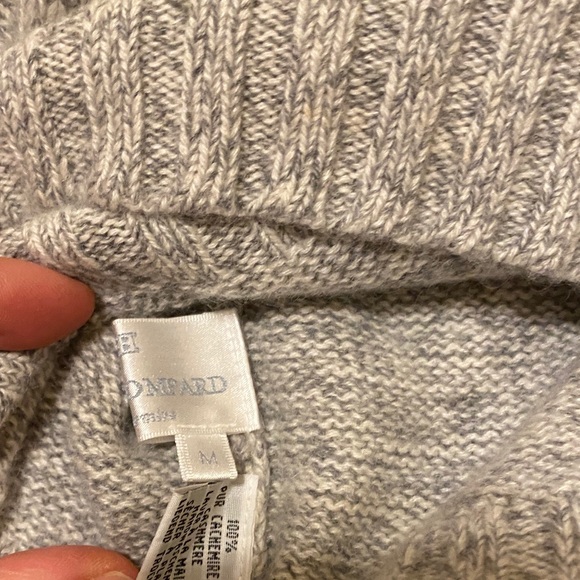 Eric Bompard Women's Cozy 100 percent Cashmere Turtleneck Sweater - Cream - Picture 4 of 6